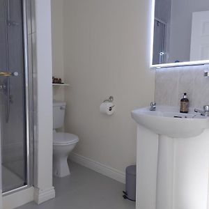 Twin Room Shower